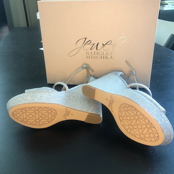 NEW! Badgley Mischka Platform Wedges - Picture 5 of 6